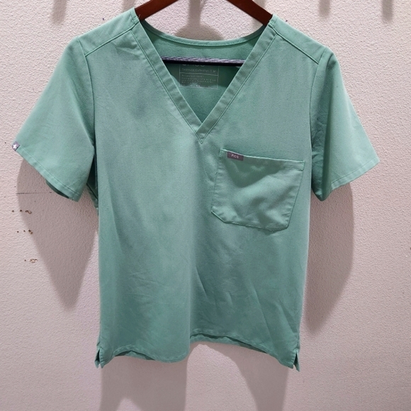 Figs Women Scrub Top M Green Casma Three Pocket Short Sleeve V Neck‎ - Picture 2 of 7